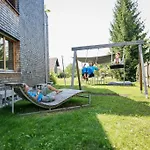 Daire Gartenwohnung Mit 3 Schlafzimmer In
